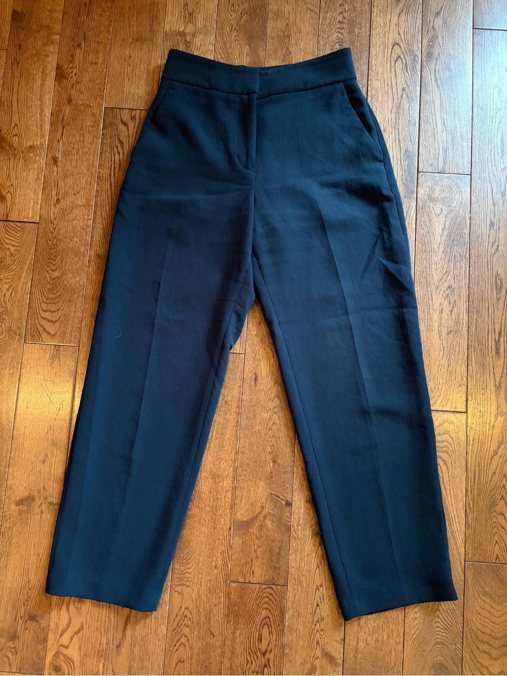 Aritzia Wilfred High Waisted Cropped Pant